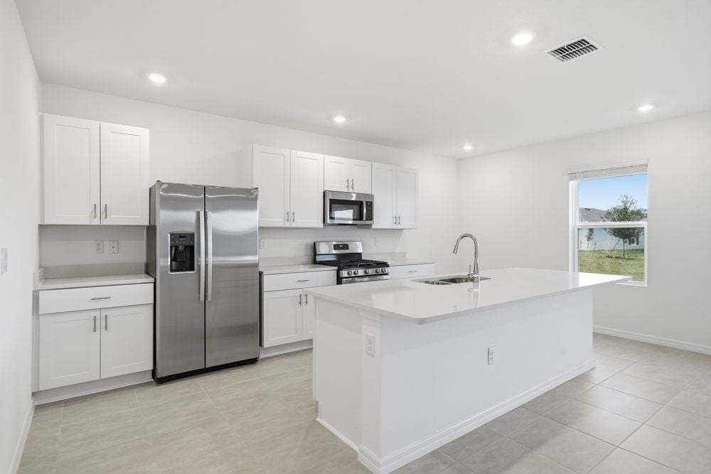 hj-fl-orlando-waterstone-cottonwood-lot-142-kitchen-002