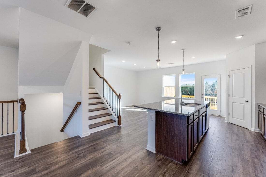 hj-ga-atlanta-auburn-glen-towns-lot78-reynolds-kitchen-002