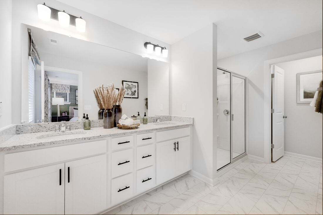 hj-nc-raleigh-buffalo-townes-cobblestone-lot-28-bathroom-01