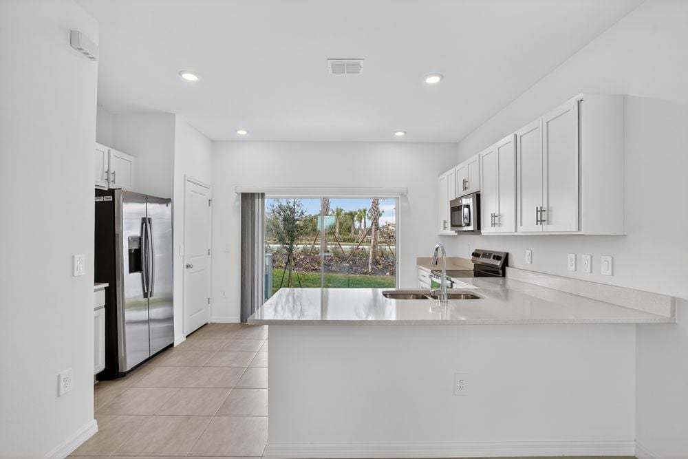 hj-fl-tampa-The towns-at-firethorn-hazel-lot-1079-kitchen-001