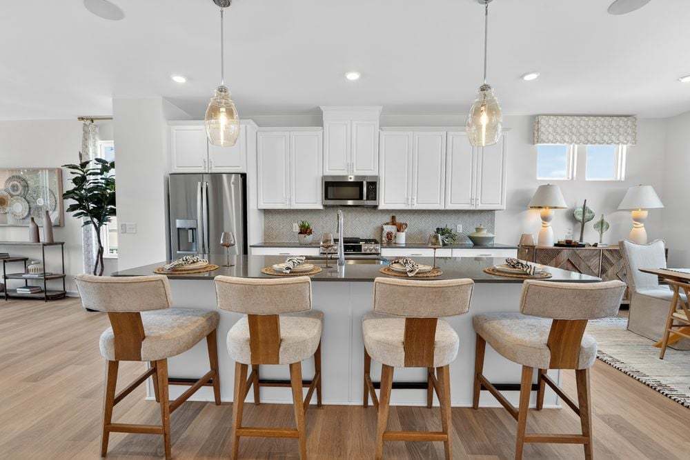 hj-nc-charlotte-indian-trail-townhomes-breckenridge-II-lot-31-kitchen-001