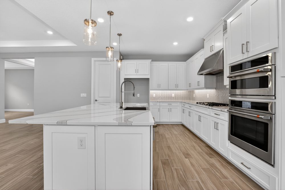 hj-fl-orlando-esplanade-at-center-lake-ranch-azzurro-lot-6-kitchen-002