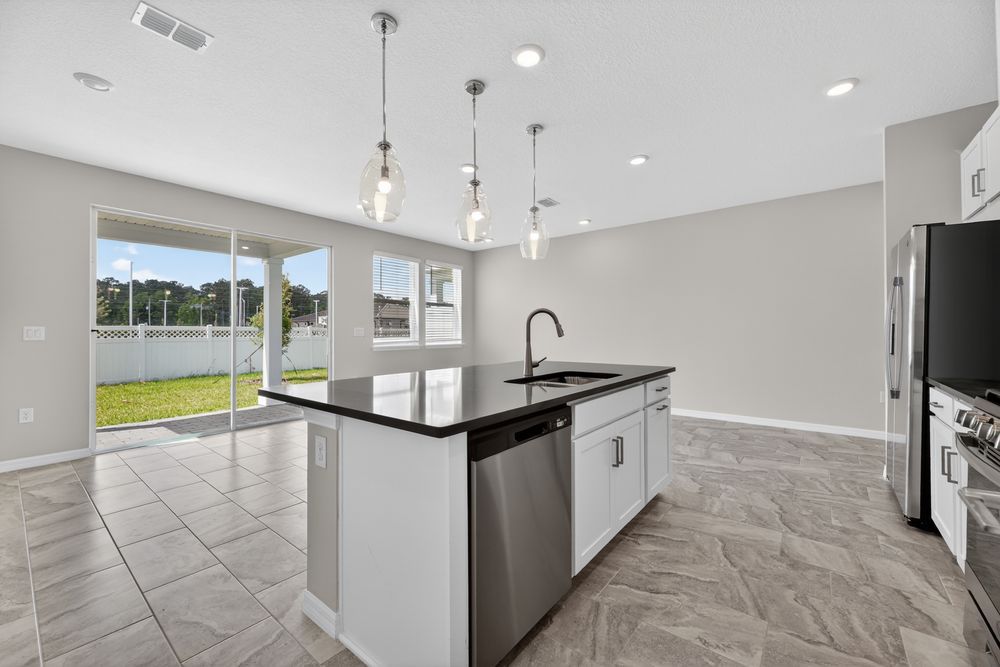 hj-fl-jacksonville-cherry-elm-at-silverLeaf-bellflower-lot-60-kitchen-003
