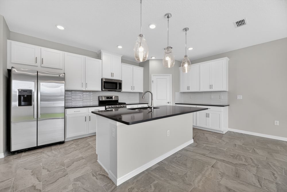 hj-fl-jacksonville-cherry-elm-at-silverLeaf-bellflower-lot-60-kitchen-002
