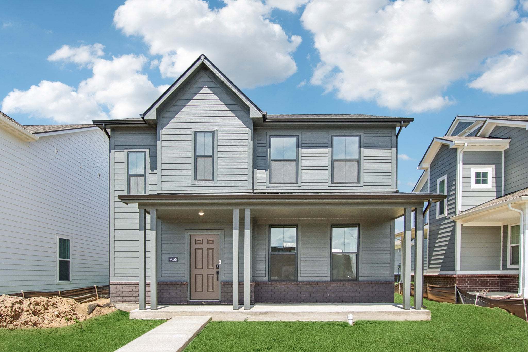 01 Front Exterior