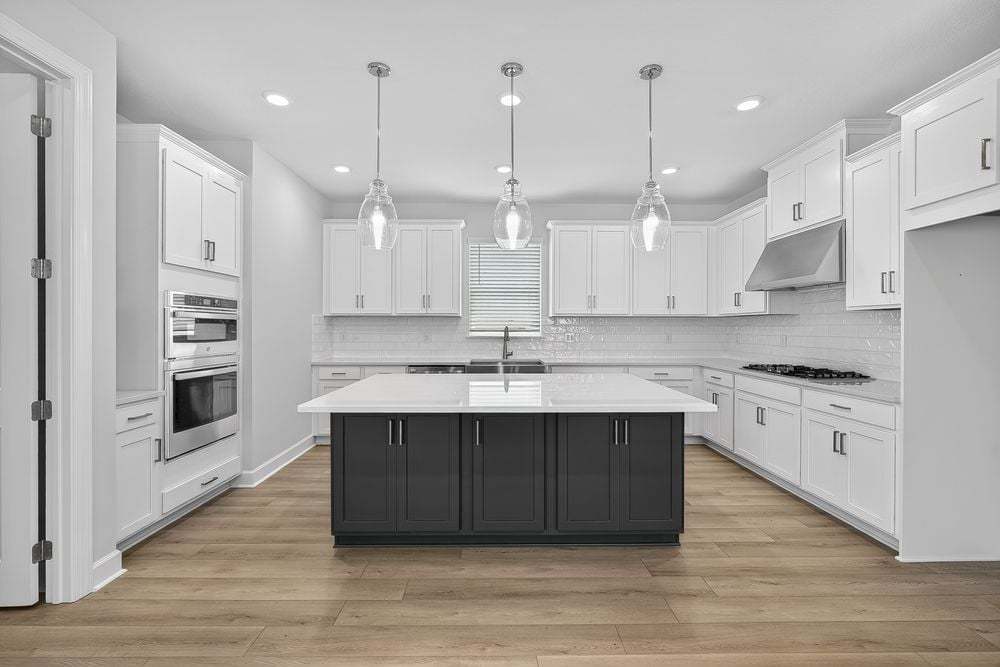 hj-fl-tampa-esplanade-at-coasterra-barletta-lot-1060-kitchen-001