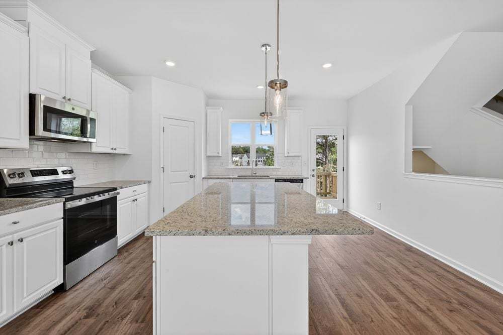 hj-ga-atlanta-rosewood-farm-forsyth-lot-206-kitchen-001