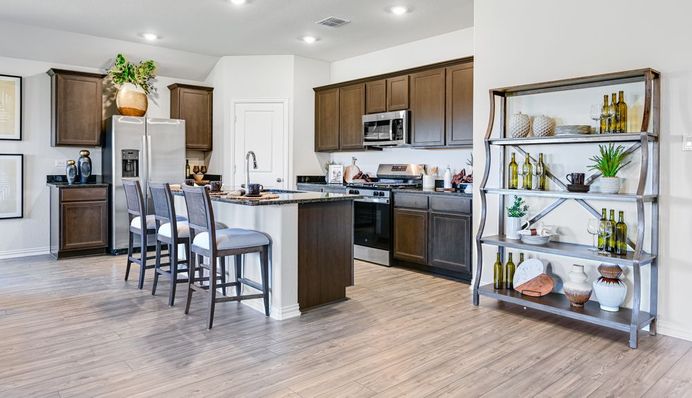 hj-tx-dallas-river-ridge-kyle-lot-27c-kitchen...