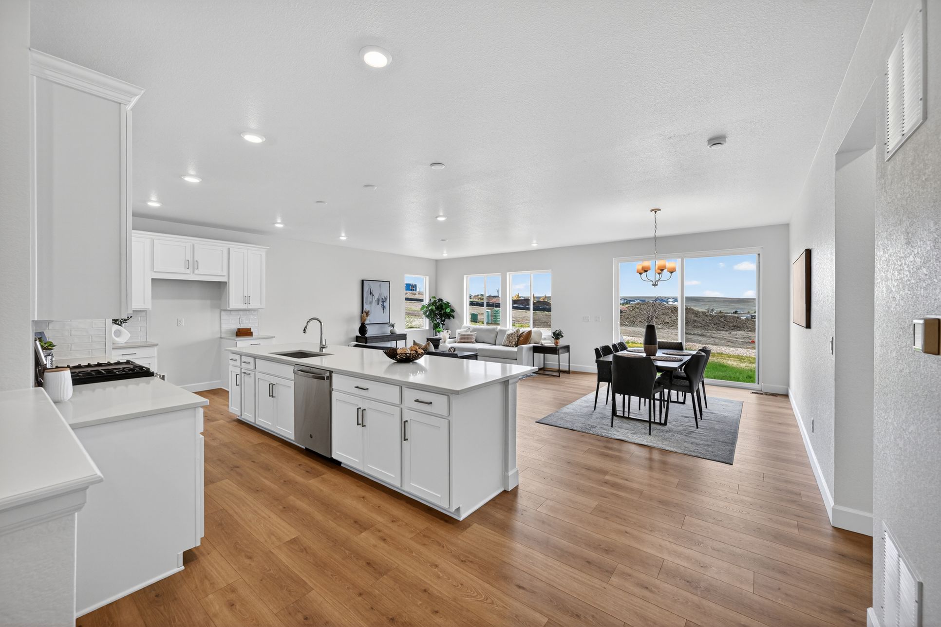 01 hj-co-denver-trailstone-city-collection-emerald-lake-lot-45-kitchen-to-dining-area-01