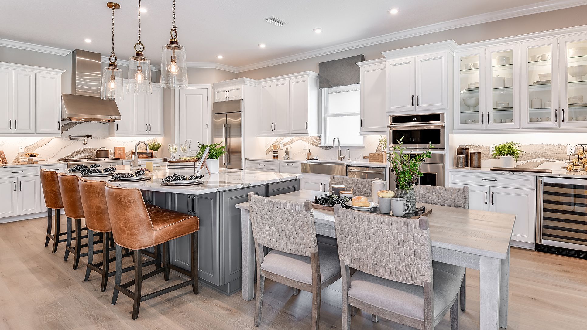 ESP-at-Artisan-Lakes-Pallazio-4152-16x9-kitchen