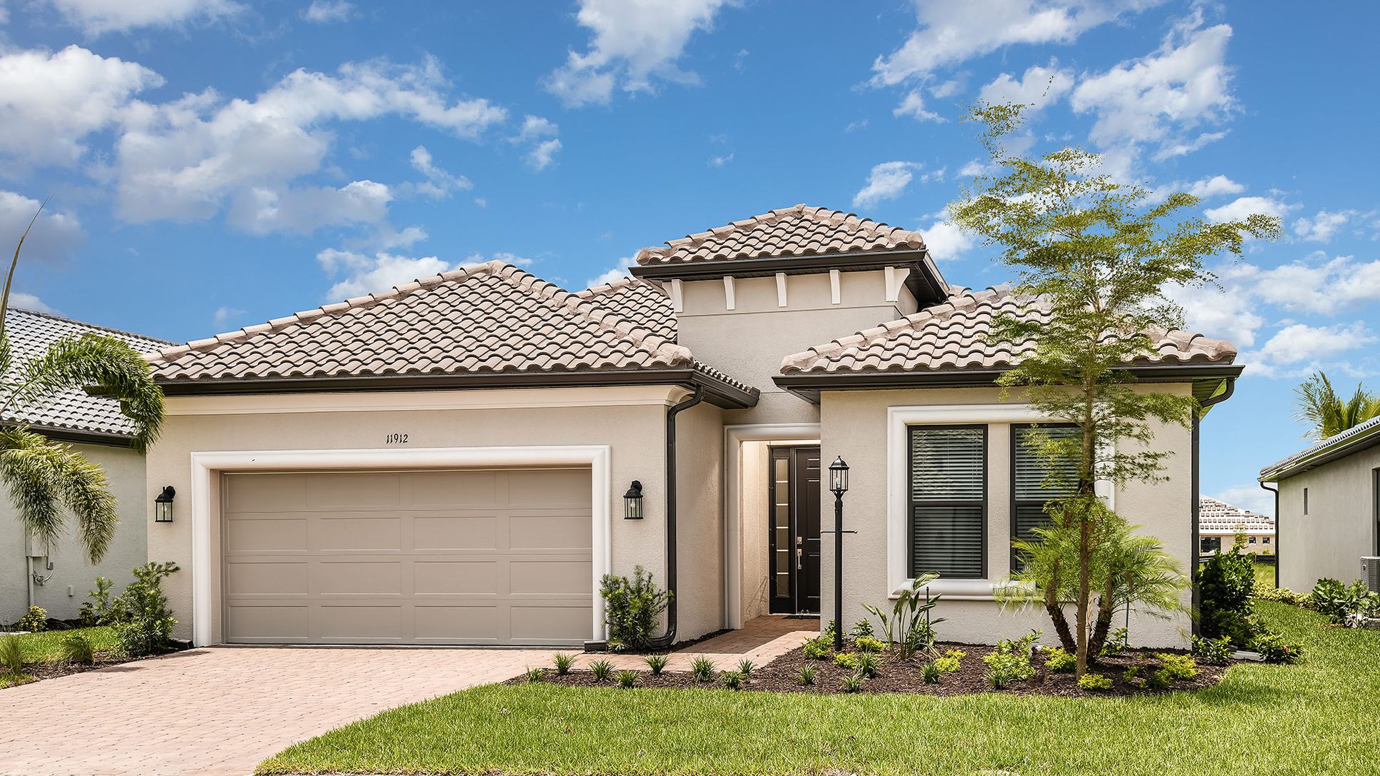 Esp-Lake-Club-Assuro-Lot-557-11912-Noveli-Court-3714-16x9-exterior