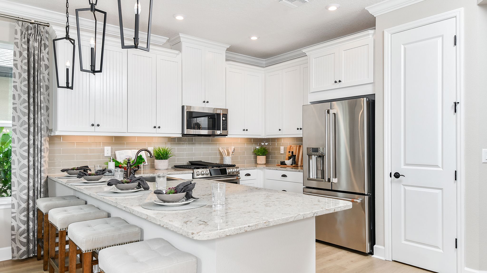 Boca-Grande-6266-16x9-kitchen