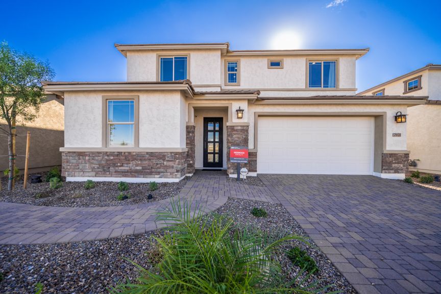 Hawes Encore Redwood_Front Elevation