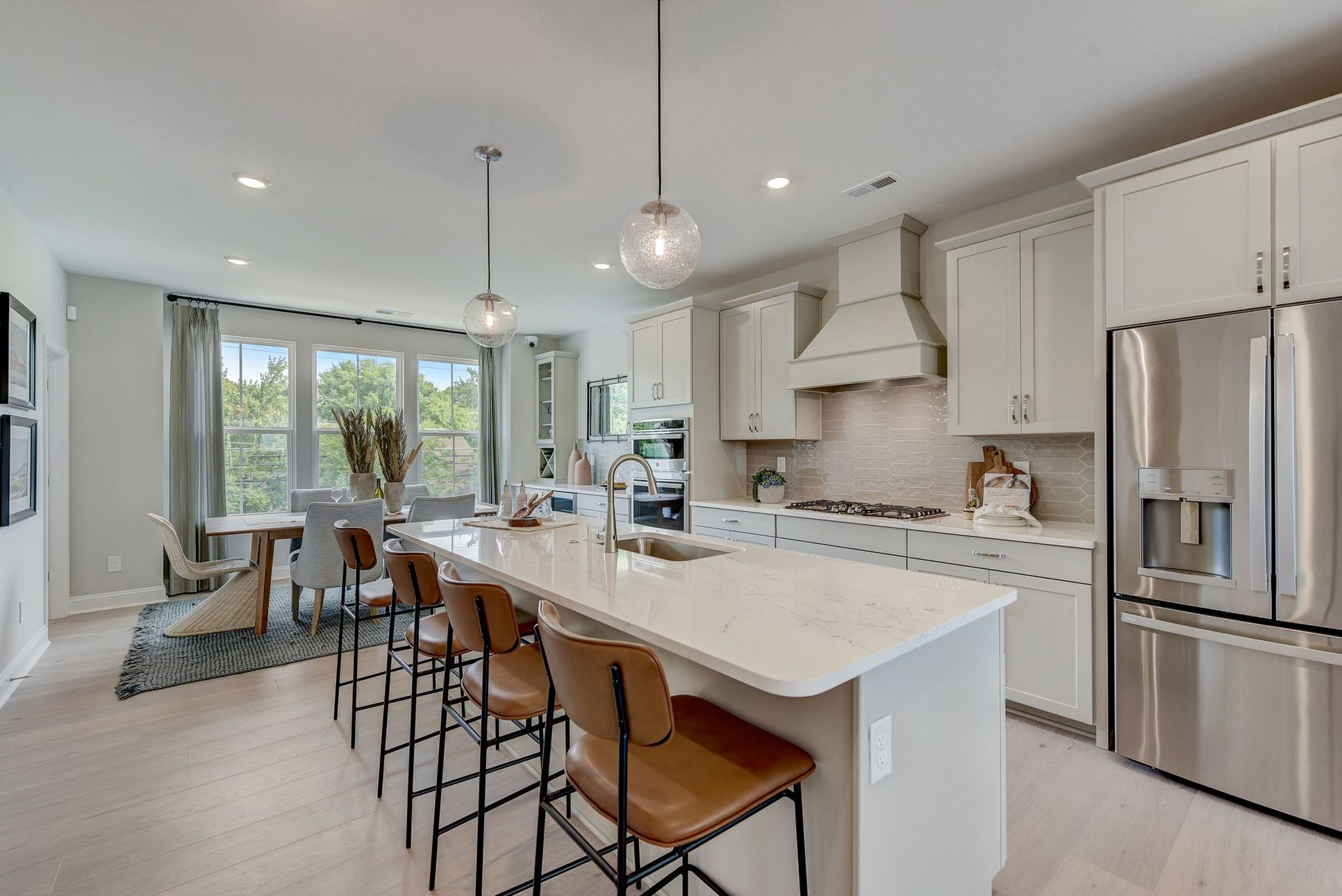 411 Jetton St-008