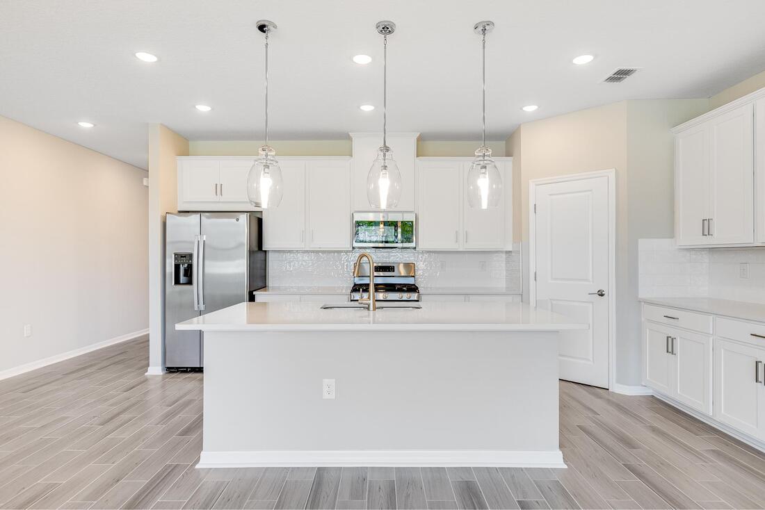 hj-fl-jacksonville-cherry-elm-at-silver-leaf-lot20-kitchen-001
