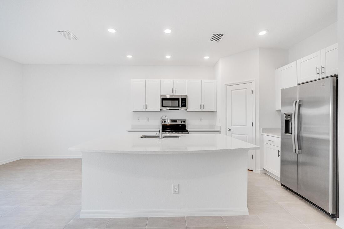 hj-fl-sar-sarasota-townhomes-at-azario-jasmine-plan-3145novara-kitchen-001