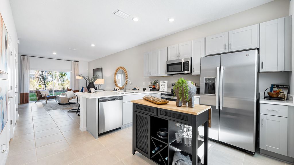 Ivy Model - The Townhomes At Azario Lakewood Ranch-16-1 kitchen