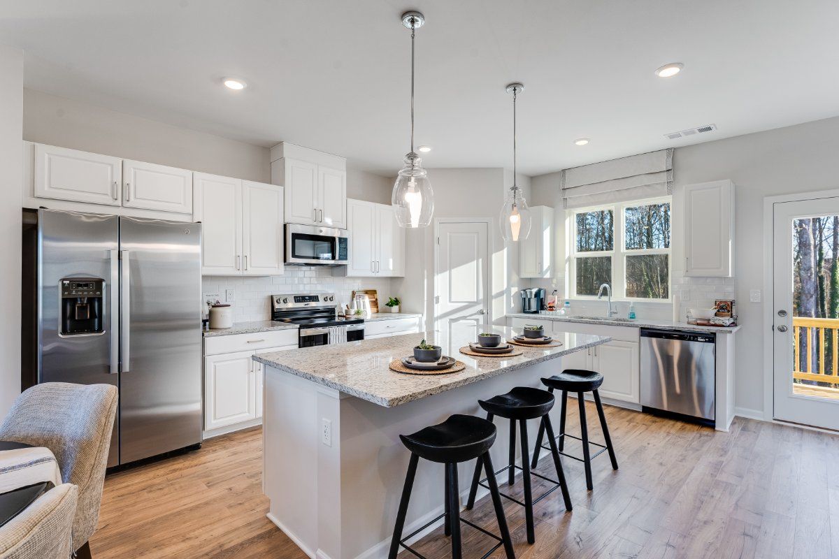 hj-ga-atlanta-somerset-at-veterans-memorial-forsyth-kitchen-004