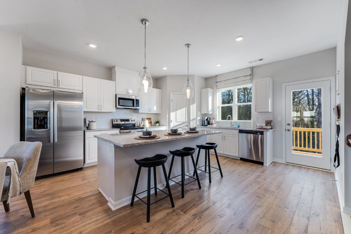 hj-ga-atlanta-somerset-at-veterans-memorial-forsyth-kitchen-001
