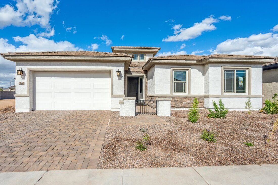 hj-az-phx-stonehaven-expedition-bradshaw-lot-16052-front-001