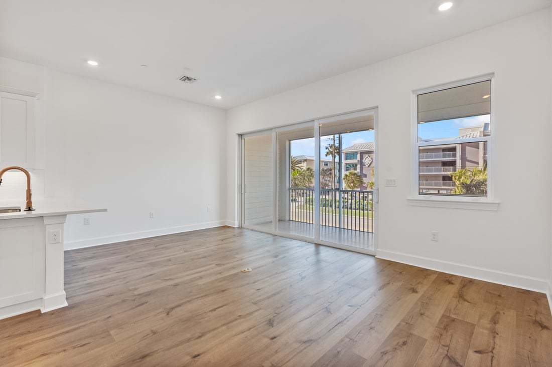 hj-fl-myers-naples-seahaven-miramar-unit-105-tv-lounge-to-dining-area-001