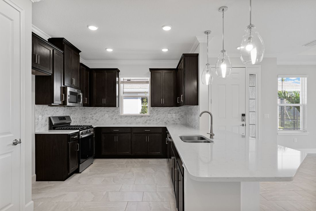 hj-fl-sarasota-esplanade-at-azrio-ibis-16112-isola-kitchen-003