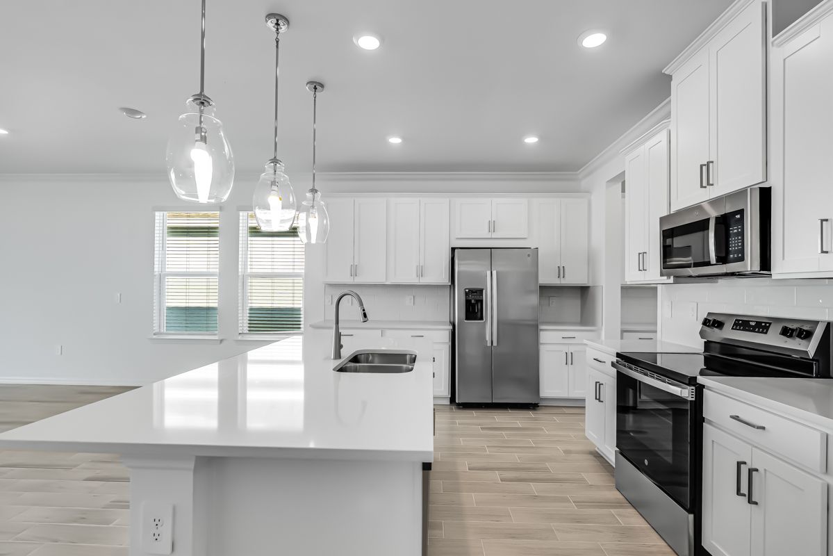 hj-fl-myers-naples-the-cove-at-west-port-grenada-lot-96-kitchen-001