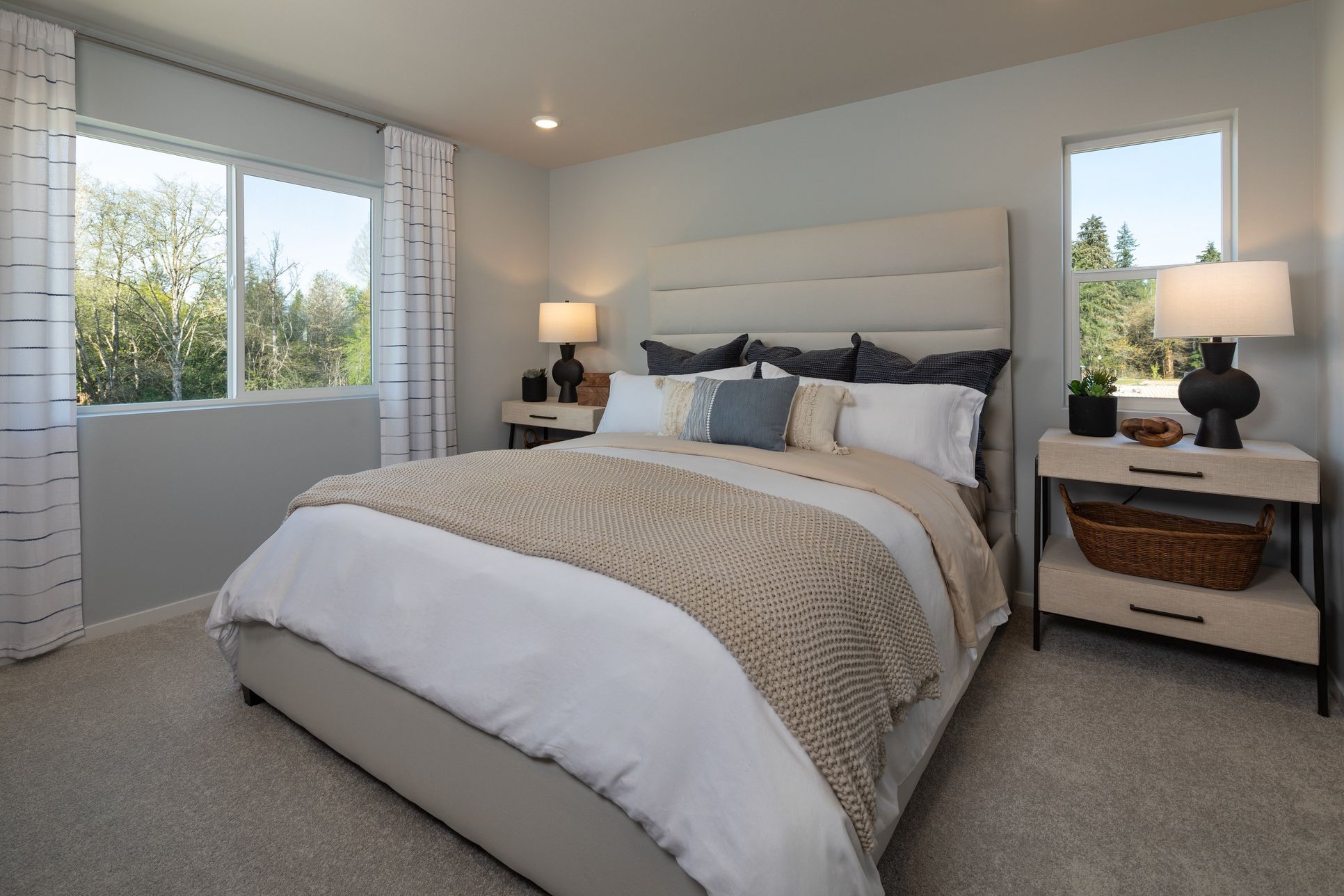 Woodin Creek Station Townhome_Primary Bedroom_Dahlia