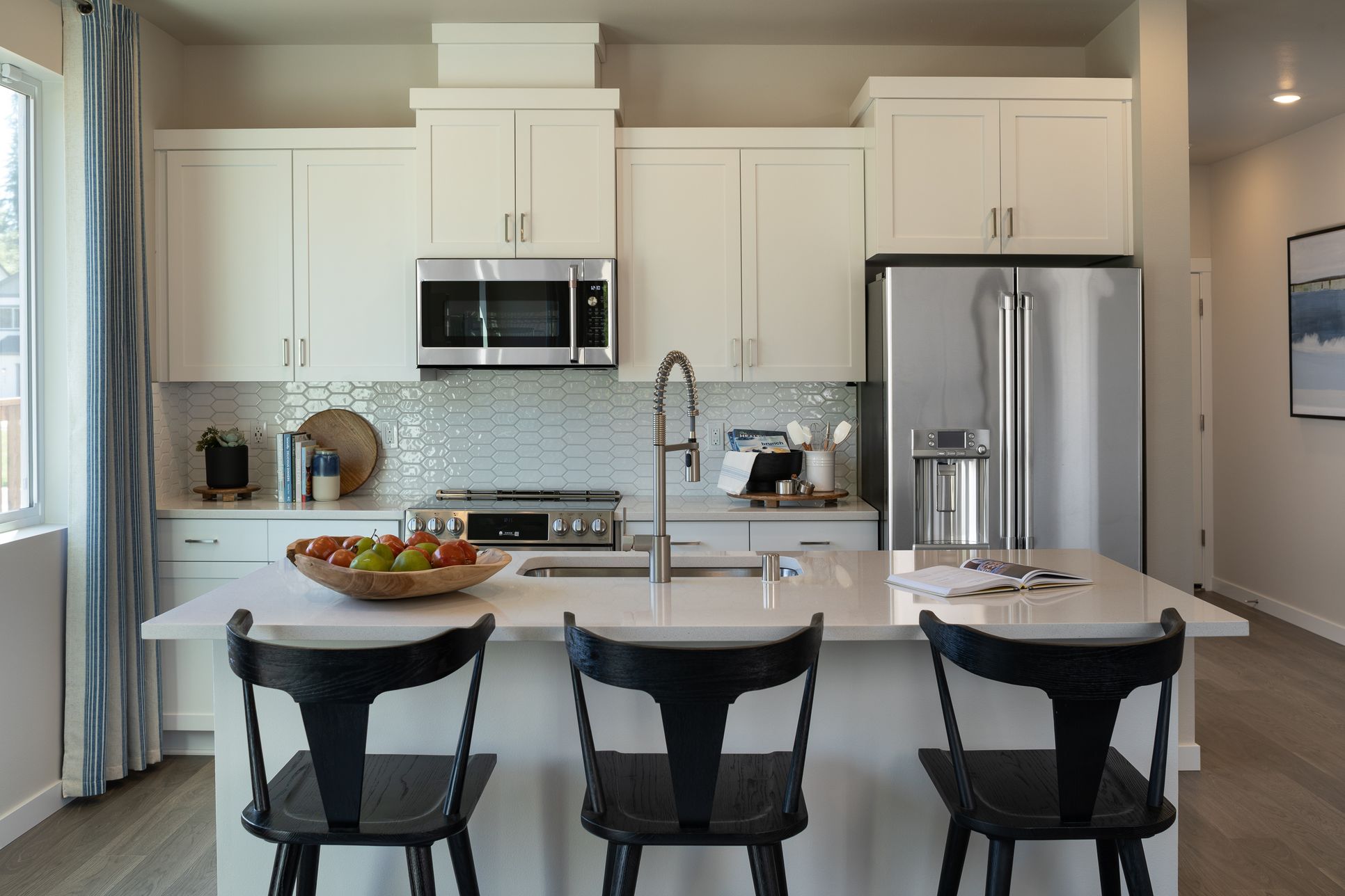 Woodin Creek Station Townhome_Kitchen_Dahlia
