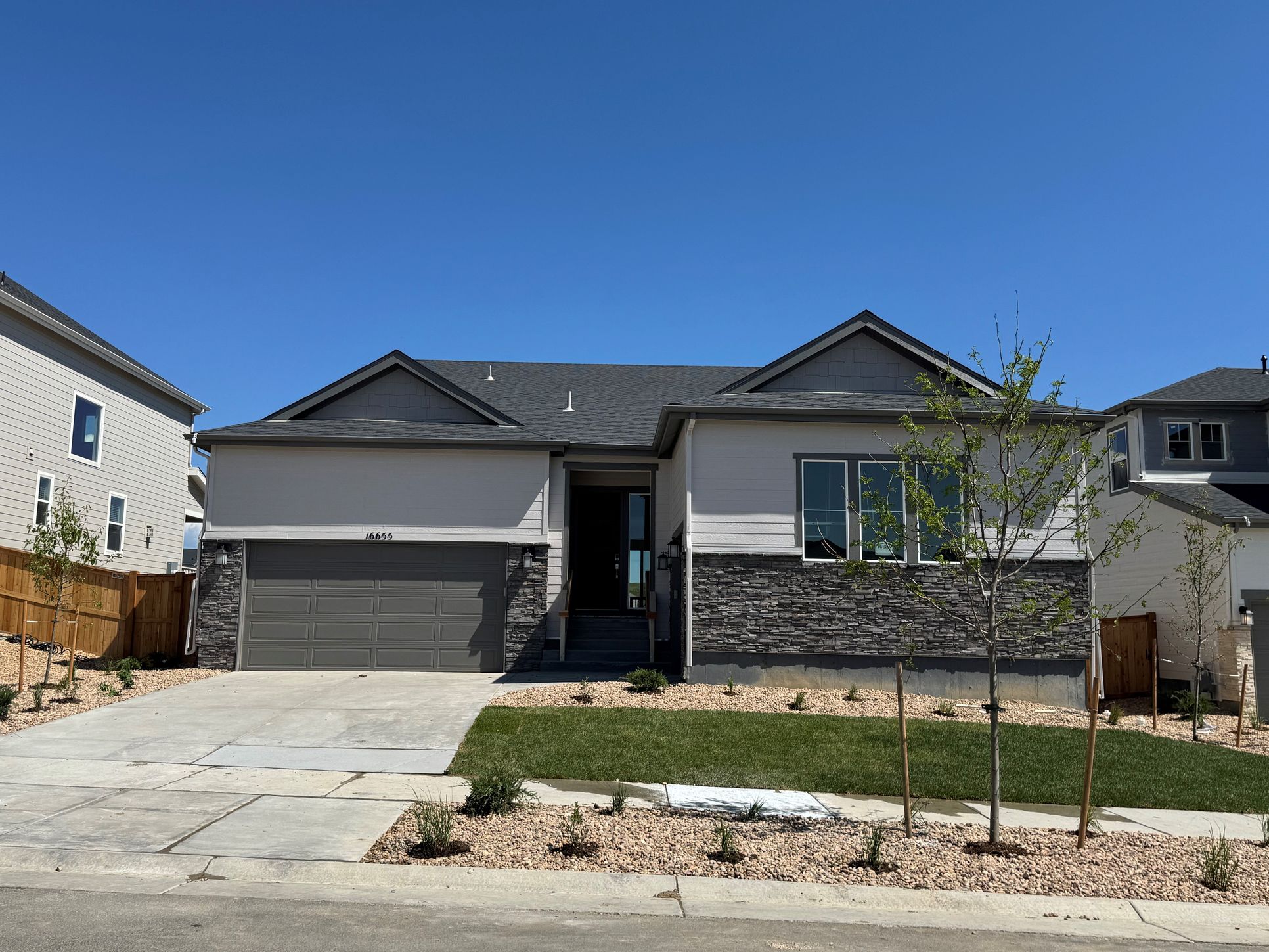 Columbine front exterior_Joe Losasso
