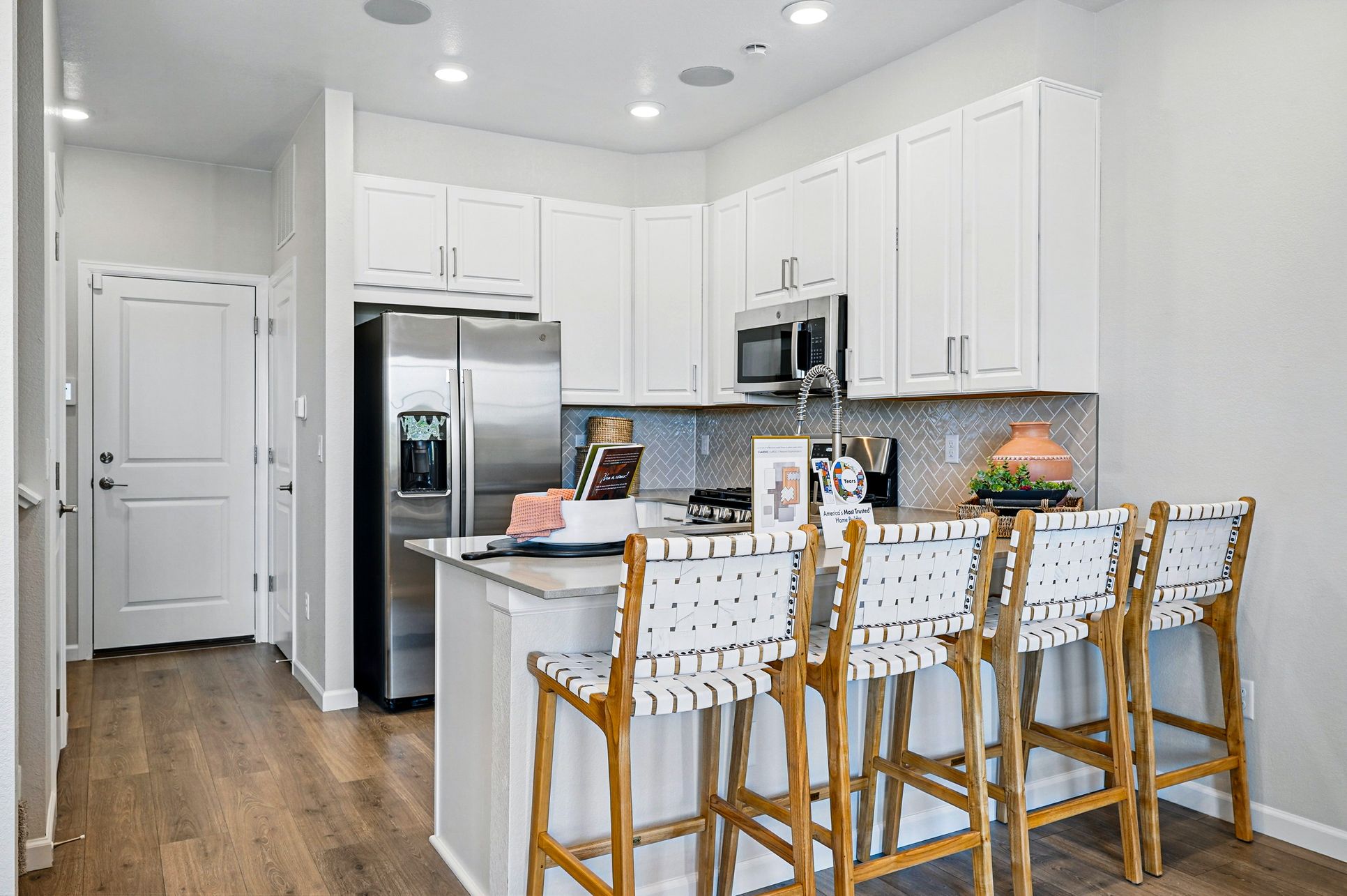 002 Kitchen Island Focus Backcountry for Parterre