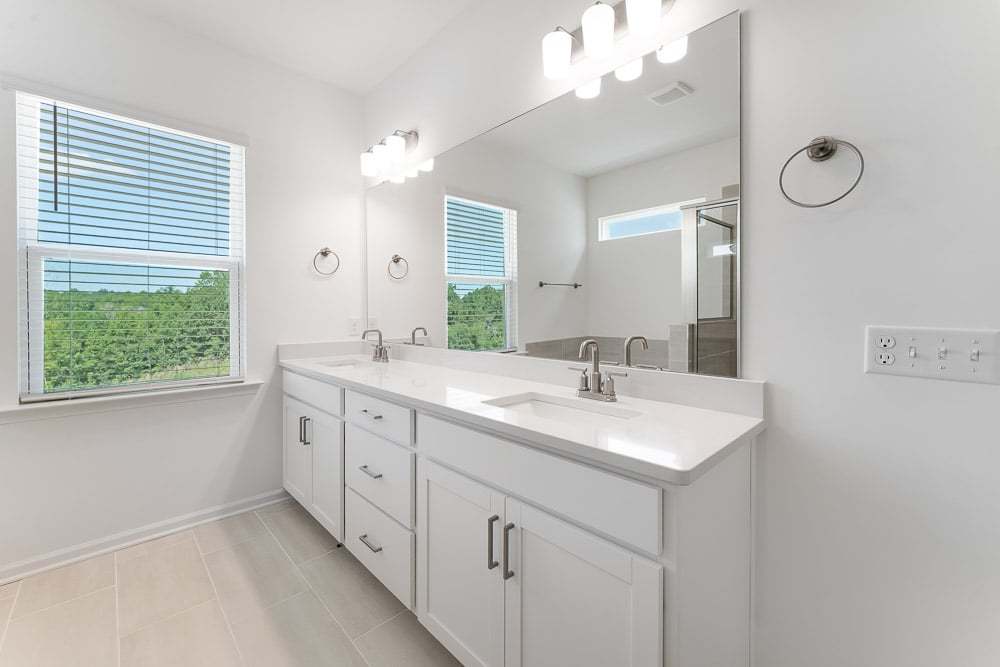 hj-sc-charlotte-ridge-at-sugar-creek-tahoe-lot-41-bathroom-002