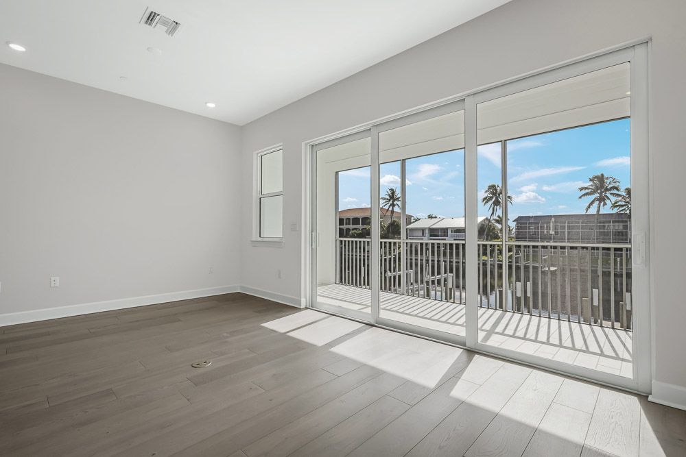 hj-fl-ft-myers-naples-seahaven-miramar-lot-502-tv-lounge-001
