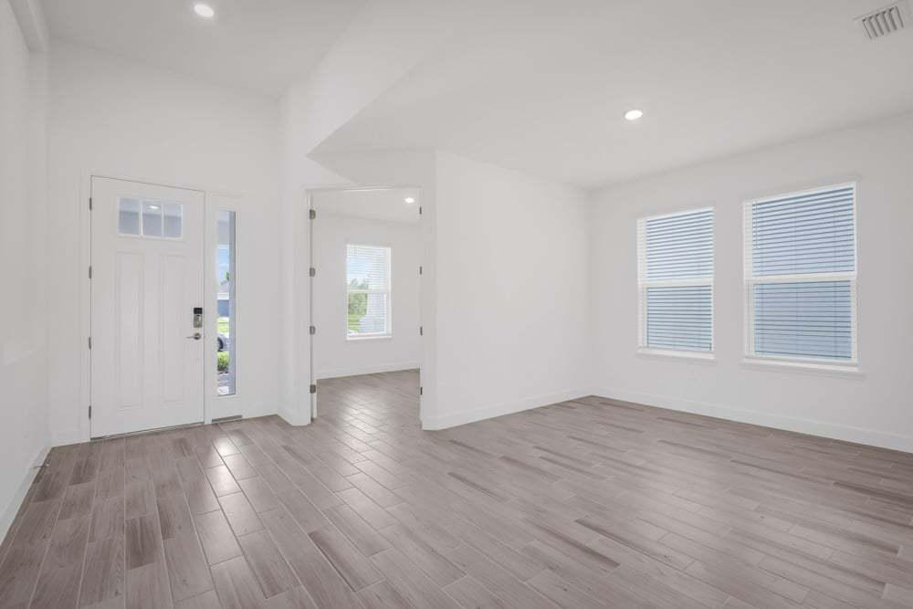 hj-fl-Ft myers-naples-cove-at-west-port-saint-thomas-lot-98-coridoor-to-living-area-001