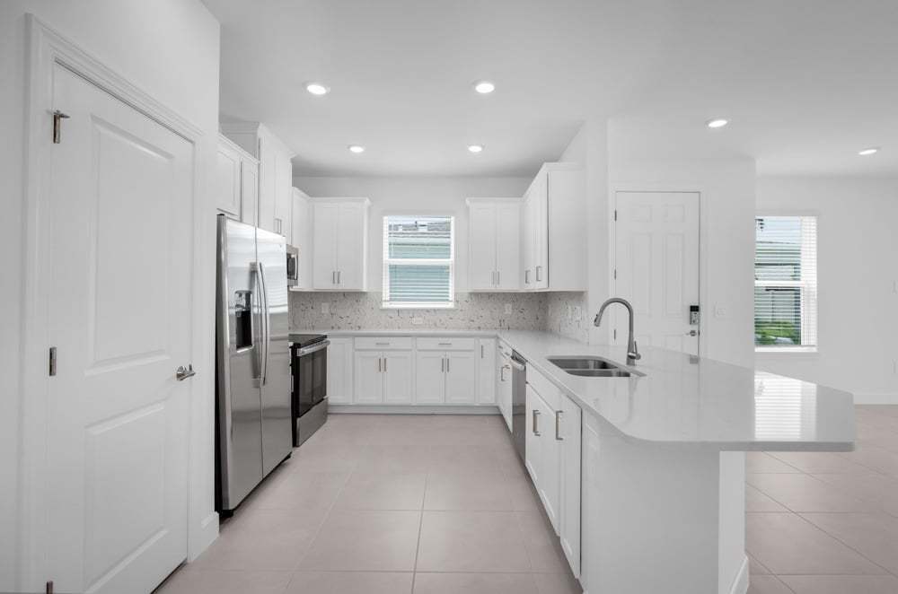 hj-fl-ft-myers-naples-cove-at-west-port-tobago-lot-131-kitchen-003