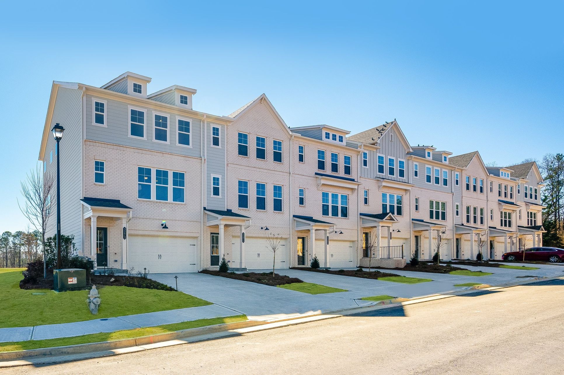 Reynolds Exterior White brick