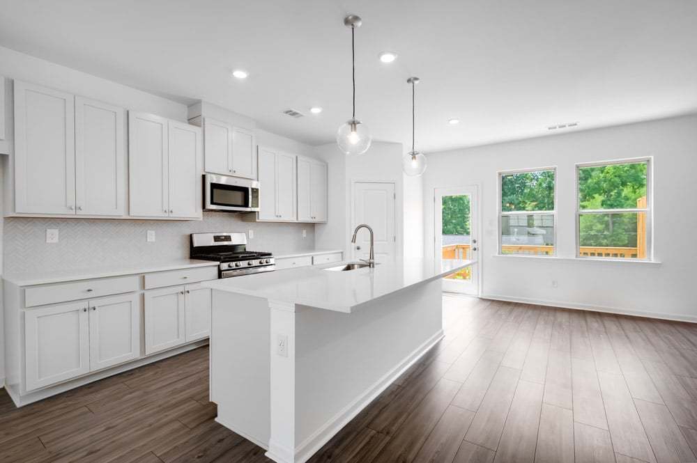 hj-ga-atlanta-hampton-trace-reynolds-lot-64-kitchen-002