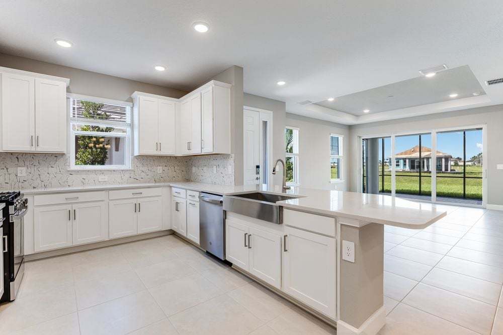 hj-fl-sarasota-and-treasure-coast-fl-esplanade-at-azario-ibis-lot-8077-kitchen-003
