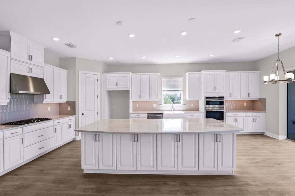 hj-fl-ft-myers-naples-esplanade-at-starling-pallazio-lot-317-kitchen-001