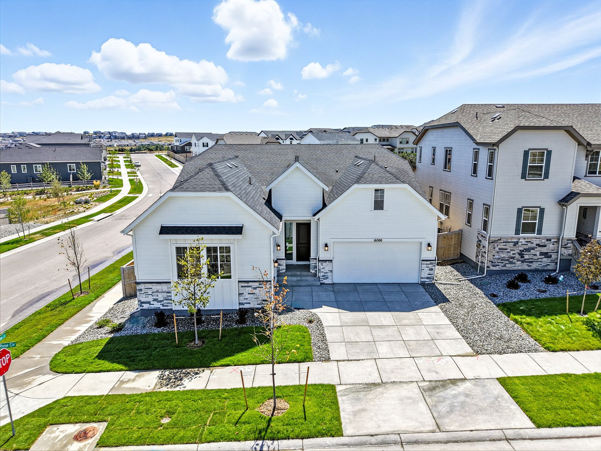 Exterior 16500 Black Rose Circle