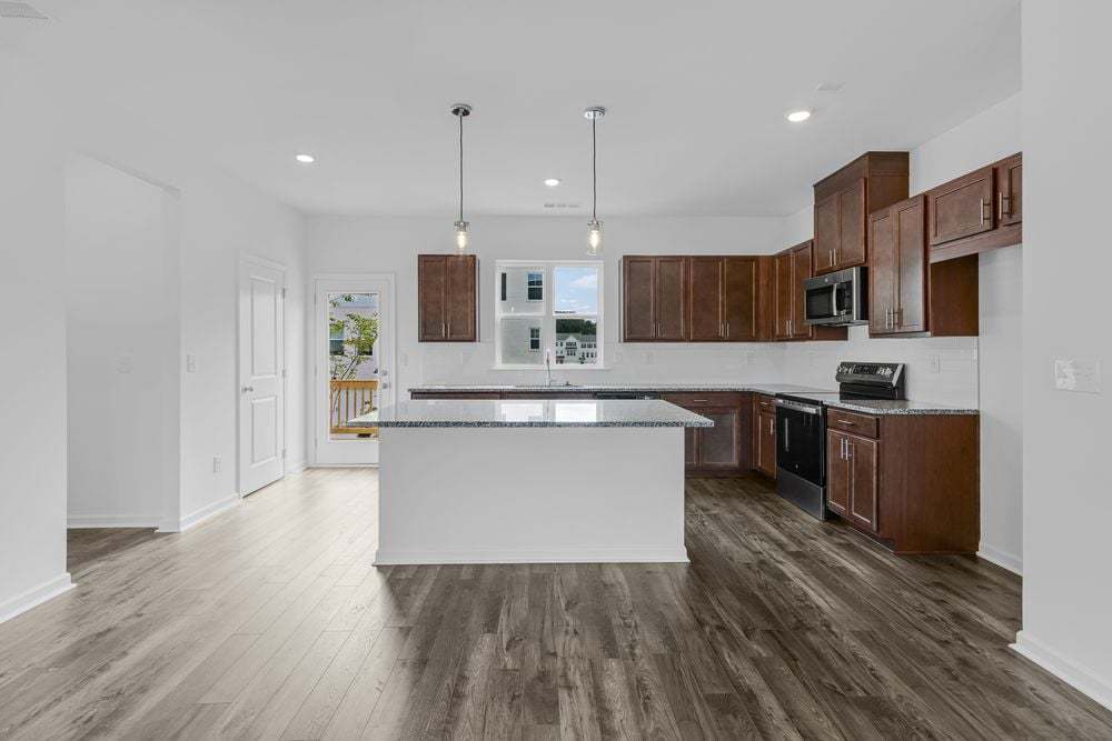 hj-ga-atlanta-chandler-run-oconee-lot-126-kitchen-001