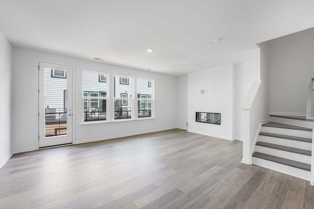 hj-nc-charlotte-parkside-commons-breckenridge-II-lot-72-tv-lounge-001