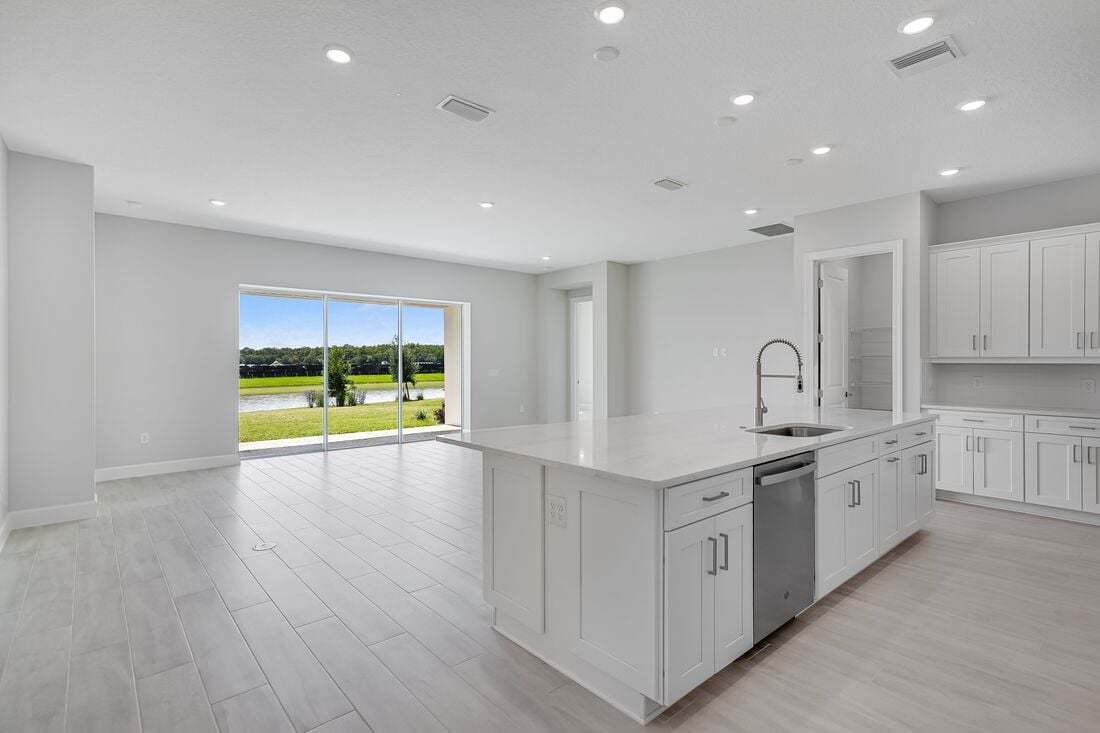 hj-fl-orlando-esplanade-at-westview-ambra-lot-248-kitchen-to-tv-lounge-01