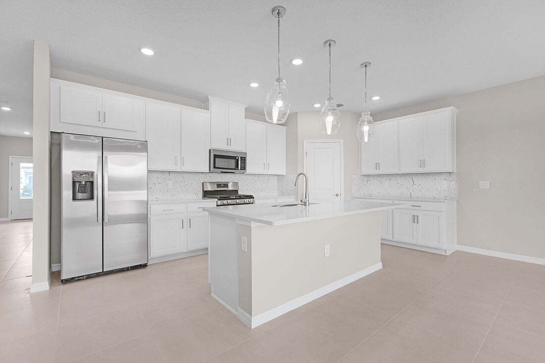 hj-fl-jacksonville-cherry-elm-at-silverleaf-birch-lot-49-kitchen-01