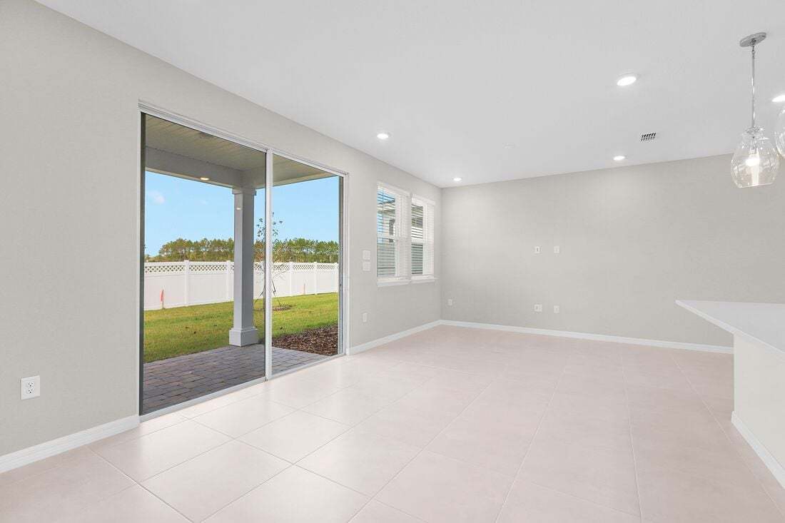 hj-fl-jacksonville-cherry-elm-at-silverleaf-birch-lot-49-dining-area-to-tv-lounge-01