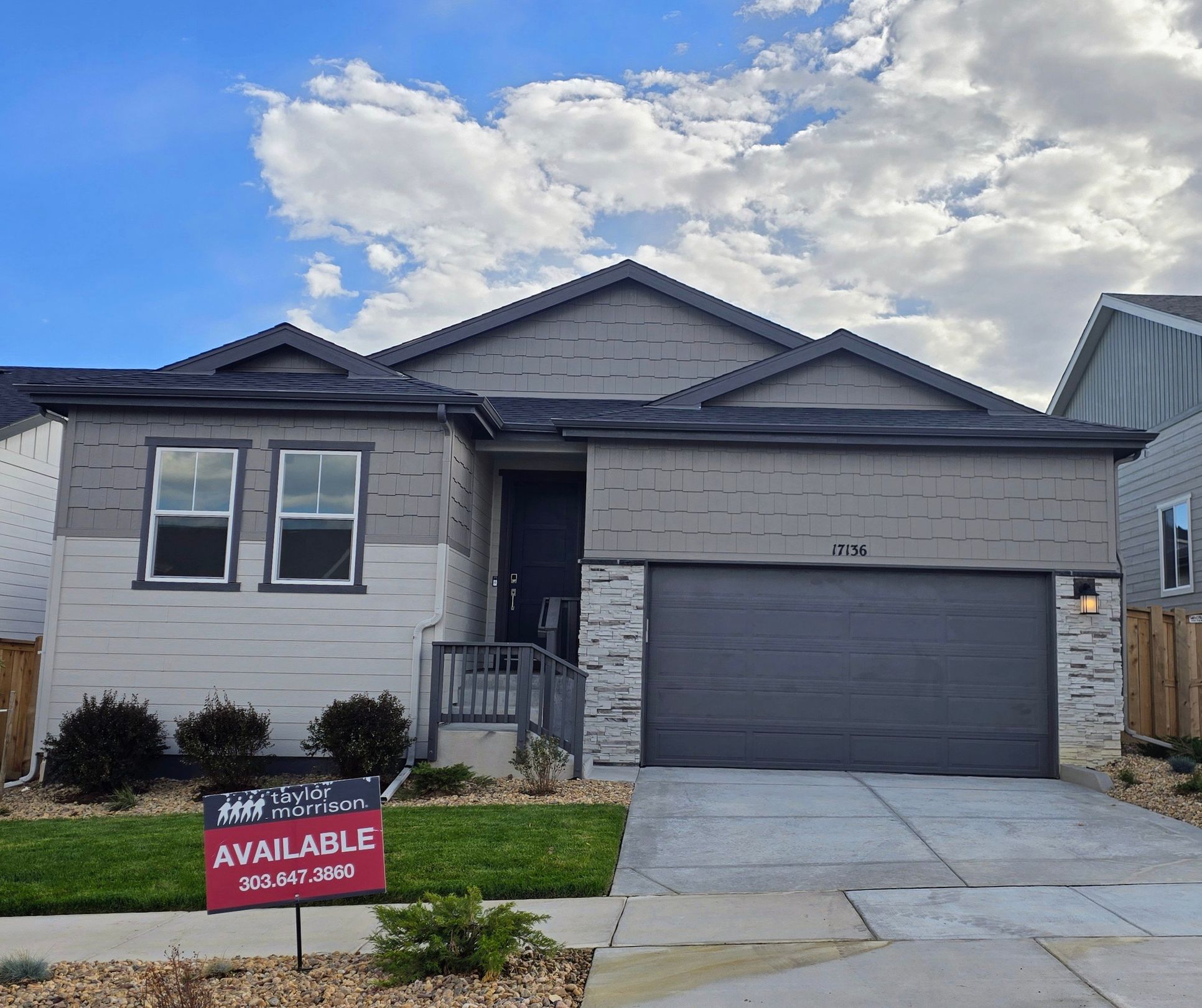 17136 exterior new