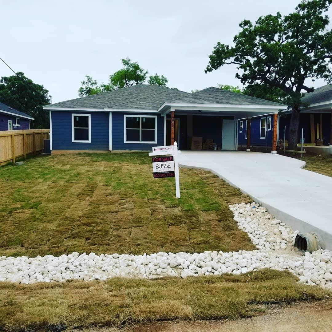 Teague Custom Homes,78634