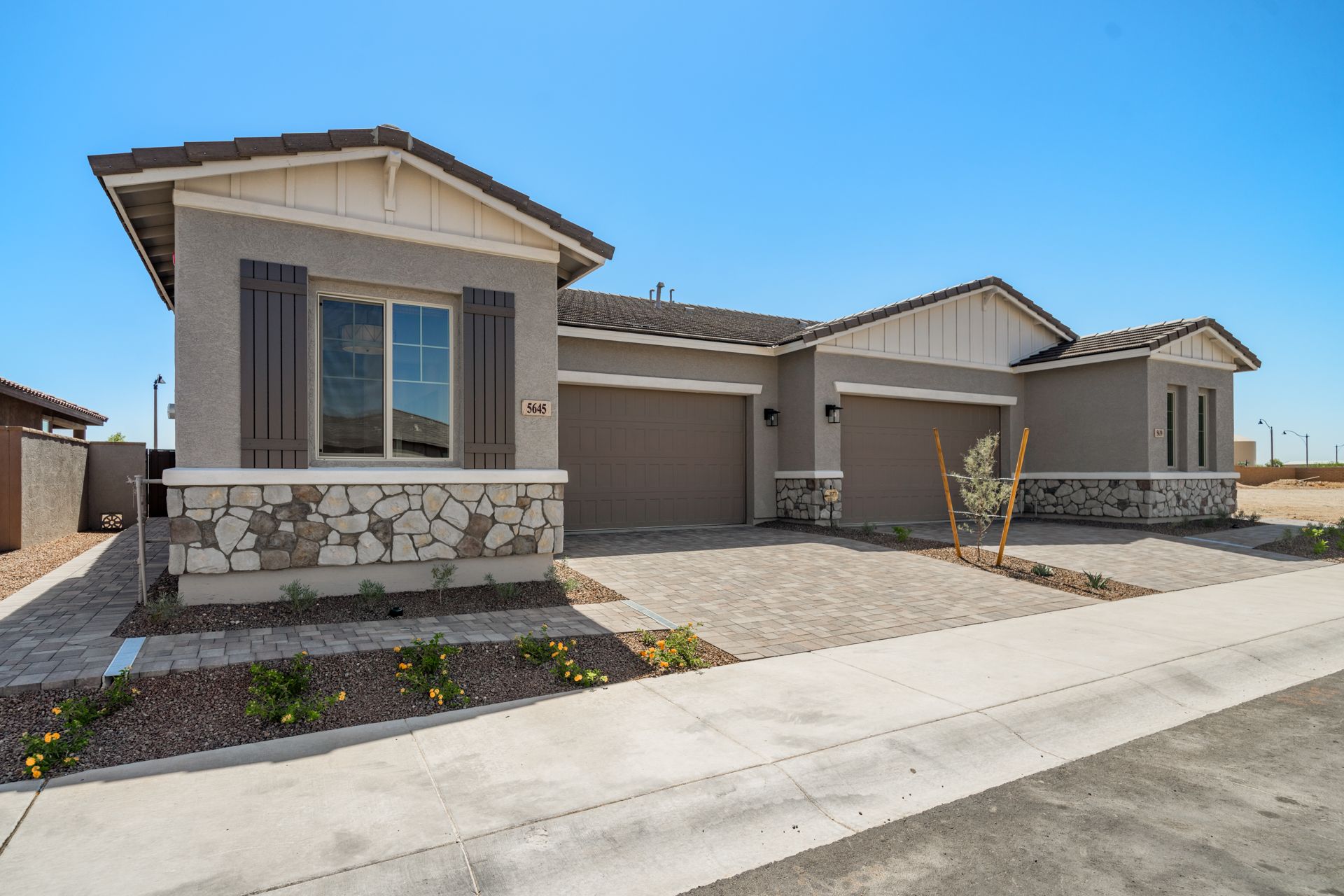Mira Vista at Victory-Brisa-Front Exterior-1920x1280-Risewell-Homes