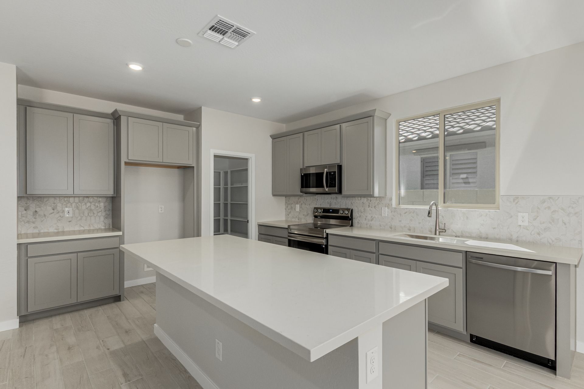 The Villages at North Copper Canyon Valley-Falcon-Spec-Home-Lot 237-Kitchen2-1920x1280-Risewell-H...