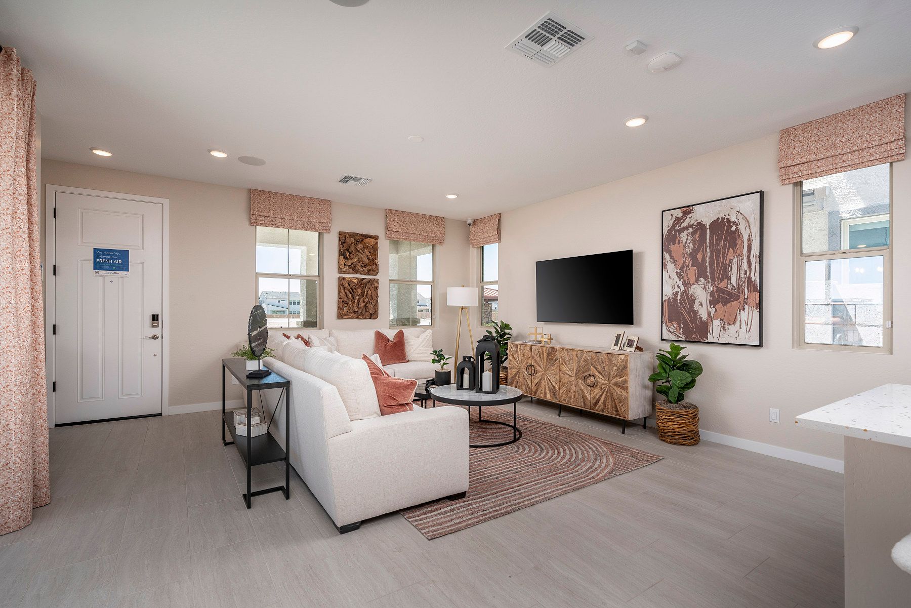 Solvida at Estrella-Sterling-Great Room-1800x1200-Risewell-Homes
